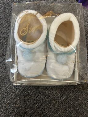 Vintage 1960’s baby booties Sz 1